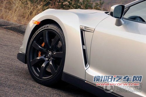 2010款 GT-R 官方资料图