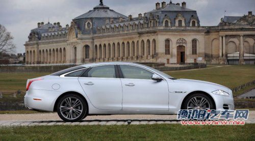 豪车也疯狂 试驾新款捷豹XJ Supersport