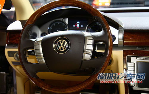 2010成都车展实拍图解--大众新辉腾