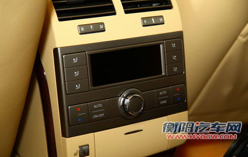 2010成都车展实拍图解--大众新辉腾