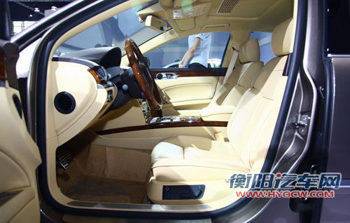 2010成都车展实拍图解--大众新辉腾