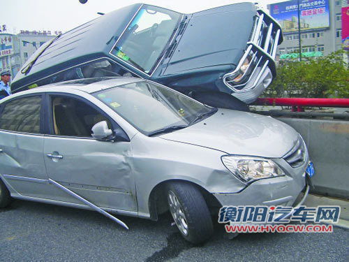 北京现代 悦动 2010款