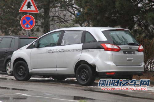 福特最大MPV！全新Galaxy底盘测试车曝光