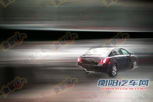 国产标致508谍照