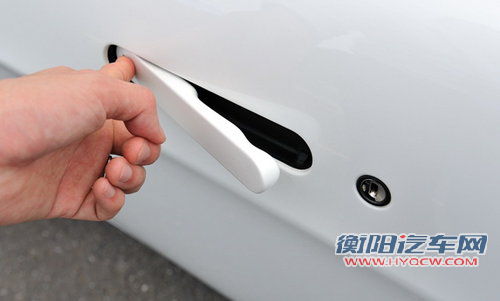 阿斯顿-马丁 V8 Vantage