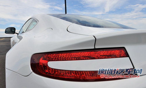 阿斯顿-马丁 V8 Vantage