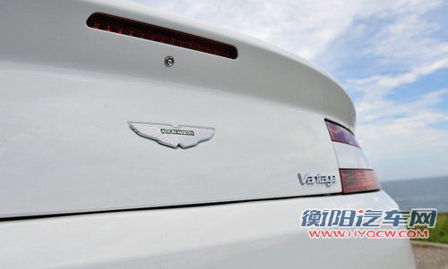阿斯顿-马丁 V8 Vantage