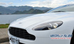 阿斯顿-马丁 V8 Vantage
