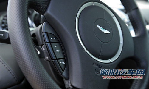 阿斯顿-马丁 V8 Vantage