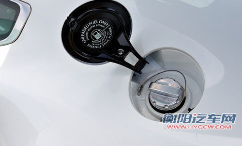 阿斯顿-马丁 V8 Vantage
