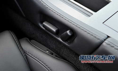 阿斯顿-马丁 V8 Vantage