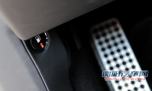 阿斯顿-马丁 V8 Vantage