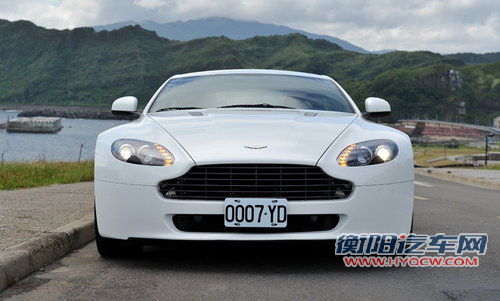 阿斯顿-马丁 V8 Vantage