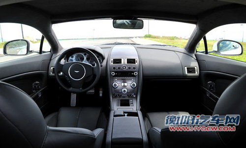 阿斯顿-马丁 V8 Vantage