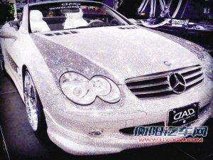 汽车遭遇艺术：钻石奔驰和景泰蓝凯迪拉克