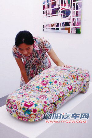 汽车遭遇艺术：钻石奔驰和景泰蓝凯迪拉克