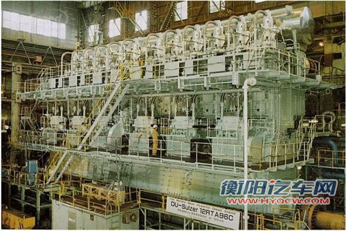 功率达10万马力 巨轮发动机让人开眼界