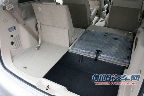 一见倾心保姆车 试驾2011款日产贵士LE