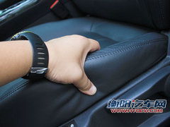 连姚明都能躺下 标致3008车内空间体验