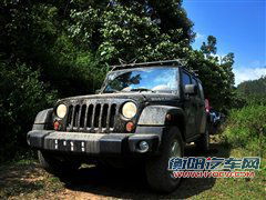 试驾2011款Jeep牧马人 全新内饰是最大看点！(4)