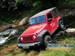 试驾2011款Jeep牧马人 全新内饰是最大看点！(4)
