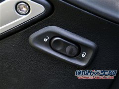 试驾2011款Jeep牧马人 全新内饰是最大看点！(2)