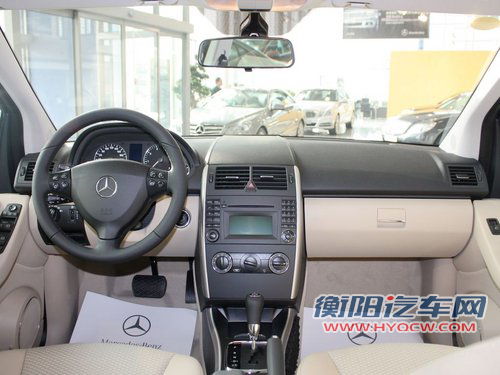 奔驰(进口)  A160 1.5 CVT 中控台整体