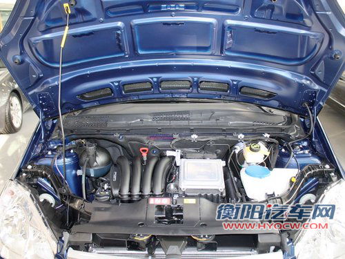 奔驰(进口)  A160 1.5 CVT 发动机局部特写