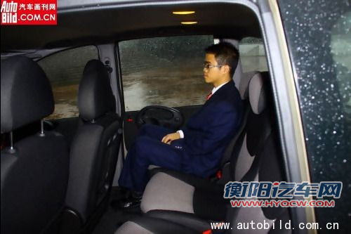 与众不同 测试众泰朗悦的独特与实用