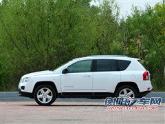 jeep吉普 jeep吉普 指南者 2011款 2.4 豪华导航版