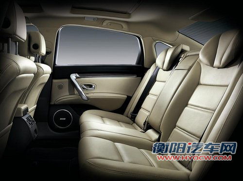 雷诺三星公布新款SM7细节 与天籁同底盘