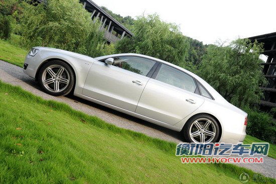新一代奥迪A8L W12今日上市 腾讯现场报道