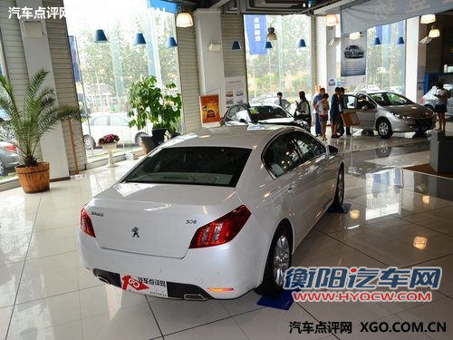 浪漫绅士遇歌舞少年 标致508对比起亚K5