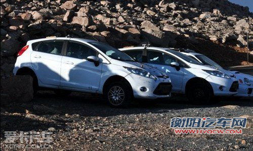 福特嘉年华Cross谍照曝光 或搭1.6T引擎