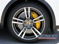 披Q5外壳 曝保时捷Cajun伪装车路试谍照