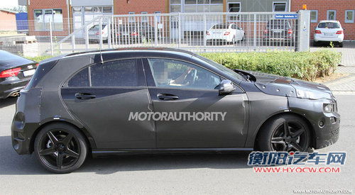 2013款奔驰A25 AMG谍照 双离合/四轮驱动