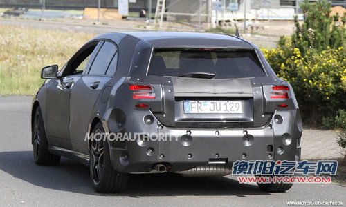 2013款奔驰A25 AMG谍照 双离合/四轮驱动