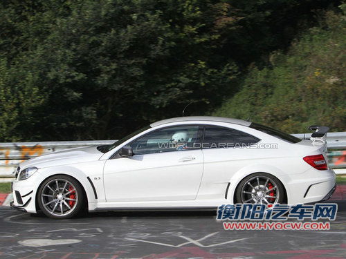 奔驰C63 AMG Coupe黑色系列 外观更凶狠