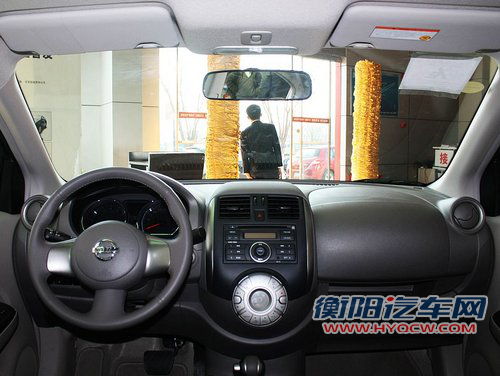 东风日产  新阳光 1.5 CVT 中控台整体