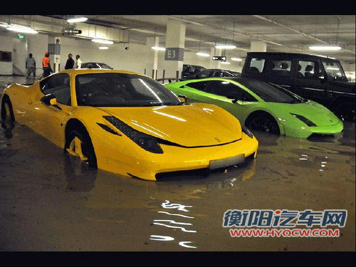 水淹地下车场 各种超跑损失惨重价值千万