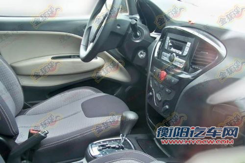 尾部设计流畅 瑞麒G2三厢版实车照首曝