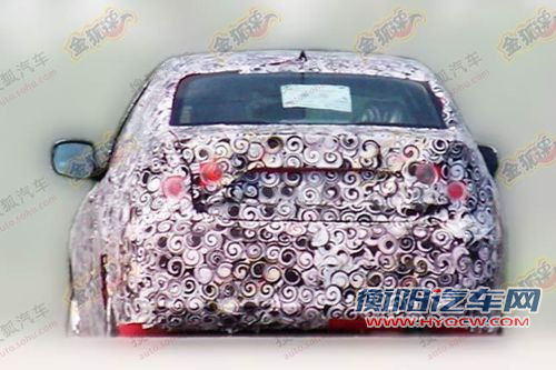 尾部设计流畅 瑞麒G2三厢版实车照首曝