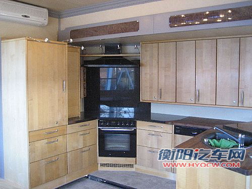 总统套房搬上奔驰车 最低售价约637万元