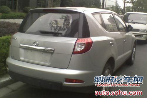 全球鹰GX7与帝豪EX7谍照