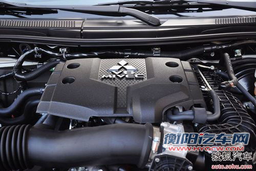 体验“硬派”越野车 三菱帕杰罗劲畅试驾