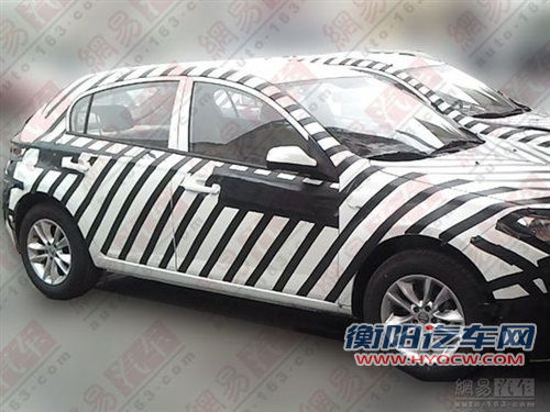 采用家族脸谱设计 改款骏捷FRV谍照曝光