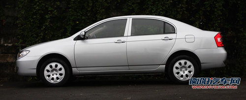 力帆  新520 1.6 MT