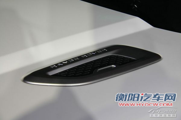 路虎极光上市 4款车型售62.8-63.8万元