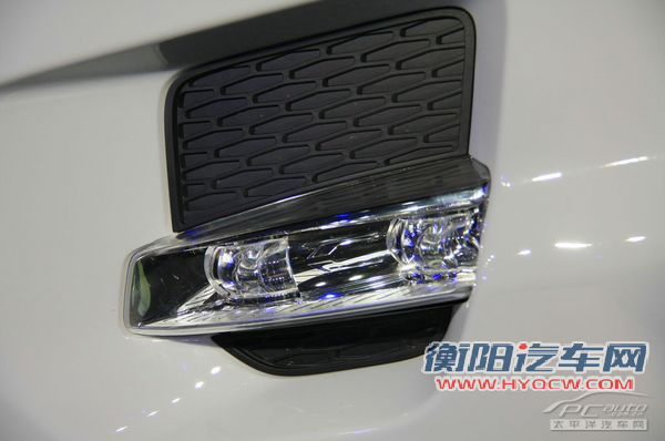 路虎极光上市 4款车型售62.8-63.8万元