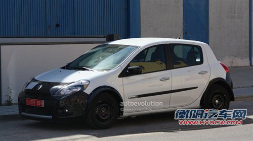 搭载0.9T发动机 全新雷诺Clio谍照曝光 衡阳汽车网